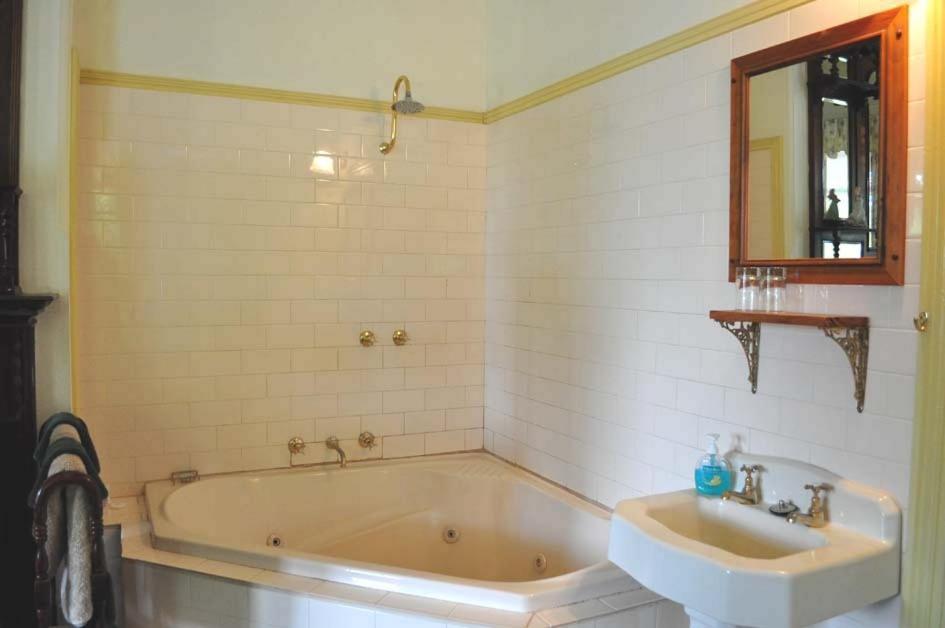 Bed and Breakfast Ormiston House à Strahan Chambre photo