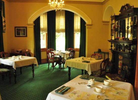 Bed and Breakfast Ormiston House à Strahan Extérieur photo